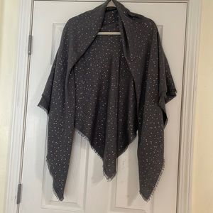 This scarf is super cute and would be great for Valentine’s Day or any cold day!